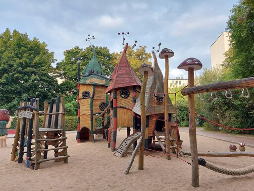 Bild vergrößern: Spielplatz Schenkendorfstrae (Zwergenland)