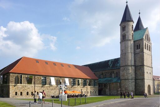 FHRUNG IM KUNSTMUSEUM KLOSTER UNSER LIEBEN FRAUEN