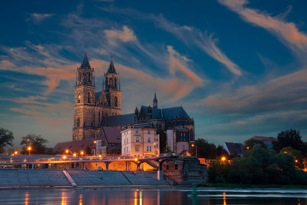 Magdeburger Dom mit Elbe [Foto von Uwe Graf - Fotolia]