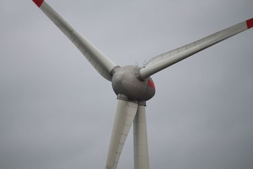 Bild vergrößern: windkraftanlage