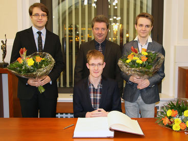 Empfang fr Teilnehmer der Int. Mathe-Olympiade und das RoboCup-Team [Foto: Landeshauptstadt Magdeburg]