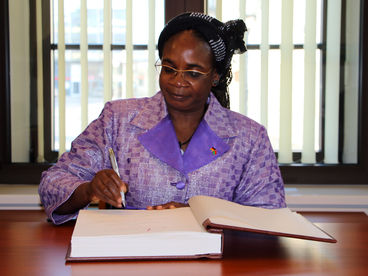 Botschafterin der Republik Burkina Faso I.E. Frau Marie Odile Bonkoungou Balima