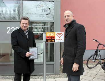 Oberbürgermeister Dr. Lutz Trümper und Geschäftsführer der MDCC, Guido Nienhaus  starteten weiteren »Otto-Hotspot« 