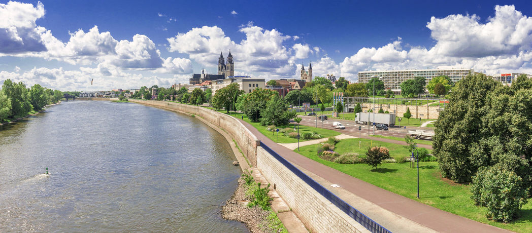 Elbe und Blick auf den Dom in Magdeburg, Foto: marcus_hofmann Fotolia.com Elbe und Blick auf den Dom in Magdeburg, Foto: marcus_hofmann Fotolia.com