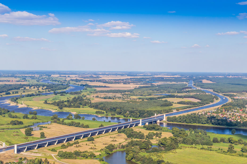 Luftbild Wasserstraßenkreuz Foto: fotolehmann Fotolia.com