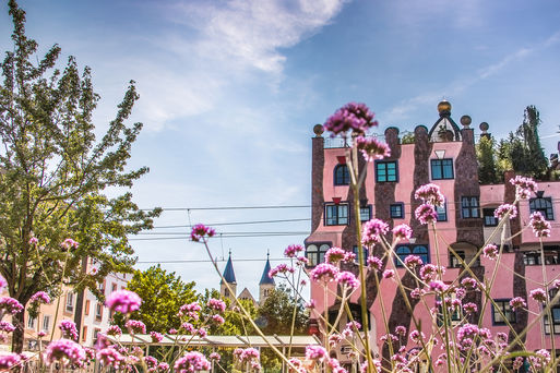 Blick auf das Hundertwasserhaus - Grüne Zitadelle Magdeburg