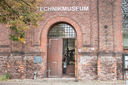Bild vergrößern: Technikmuseum Ansicht Gebäudefront
