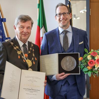 Oberbürgermeister Dr. Trümper übergibt den Telemann-Preis an Prof. Steven Zohn