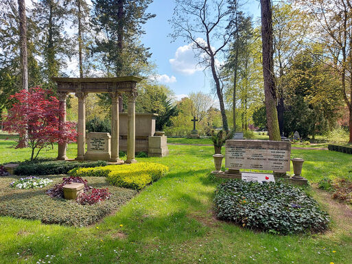 Bild vergrößern: Patenschaftsgrabsttten auf dem Westfriedhof