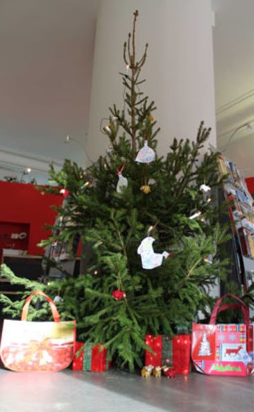 Weihnachtsbaum in der Tourist-Info 2014