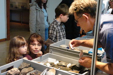 Bild vergrößern: Stand der FG Paläontologie, Museumstag 2014