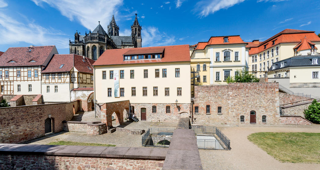 Haus der Romanik mit Dom©www. AndreasLander (1)