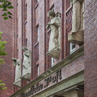 6. Verwaltungsgebäude der Deutschen Telekom AG , ehemals Telegraphenamt Erbaut: 1925-1927