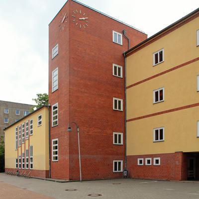 6. Integrierte Gesamtschule Willy Brandt, ehemals »Berthold-Otto-Schule«, erbaut: 1928 bis 1930