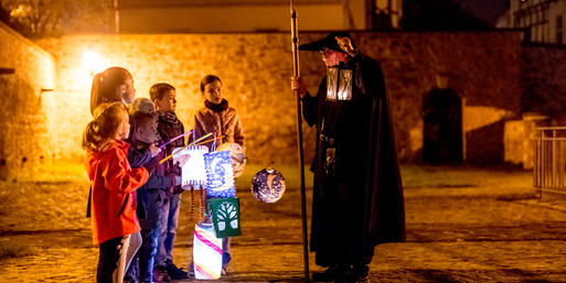 Lampion- und Lichter­führung für Kinder ©www.AndreasLander.de