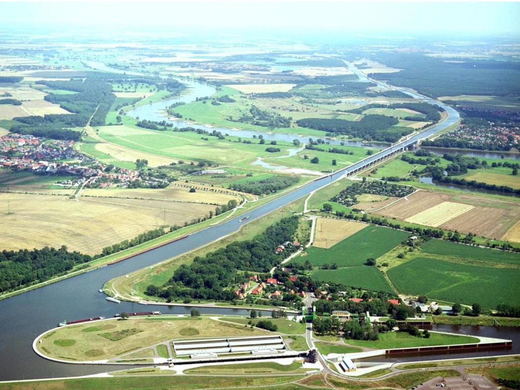 Waterway Junction Magdeburg © www.euroluftbild.de