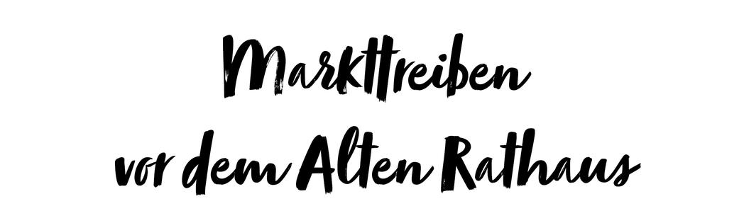 Markttreiben vor dem Alten Rathaus