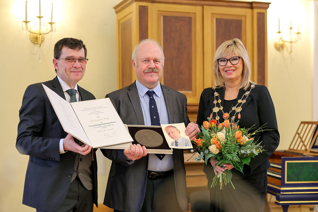 Dr. Carsten Lange, David Belliner, Magdeburgs Oberbrgermeisterin Simone Borris © Viktoria Khne