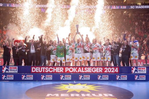 Die Mannschaft des SC Magdeburg beim Gewinn des DHB-Pokals 2024