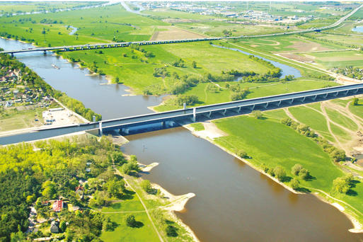 Interner Link: De langste kanaal-(trog-) brug ter wereld